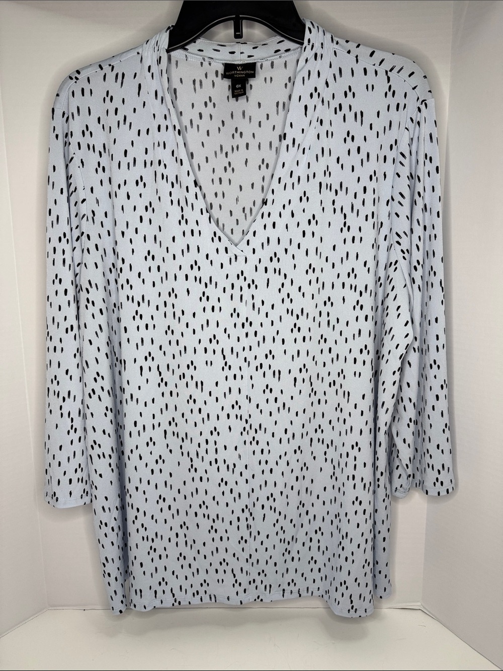 Worthington Light Blue V-Neck 3/4 Sleeve Top with Black Dash Print